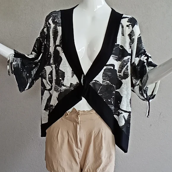 TS black and white little jacket size XL - Picture 1 of 8